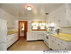 17 Rhoda Street Canton, NC 28716 - Photo 6 of 11 Gallery Image 6