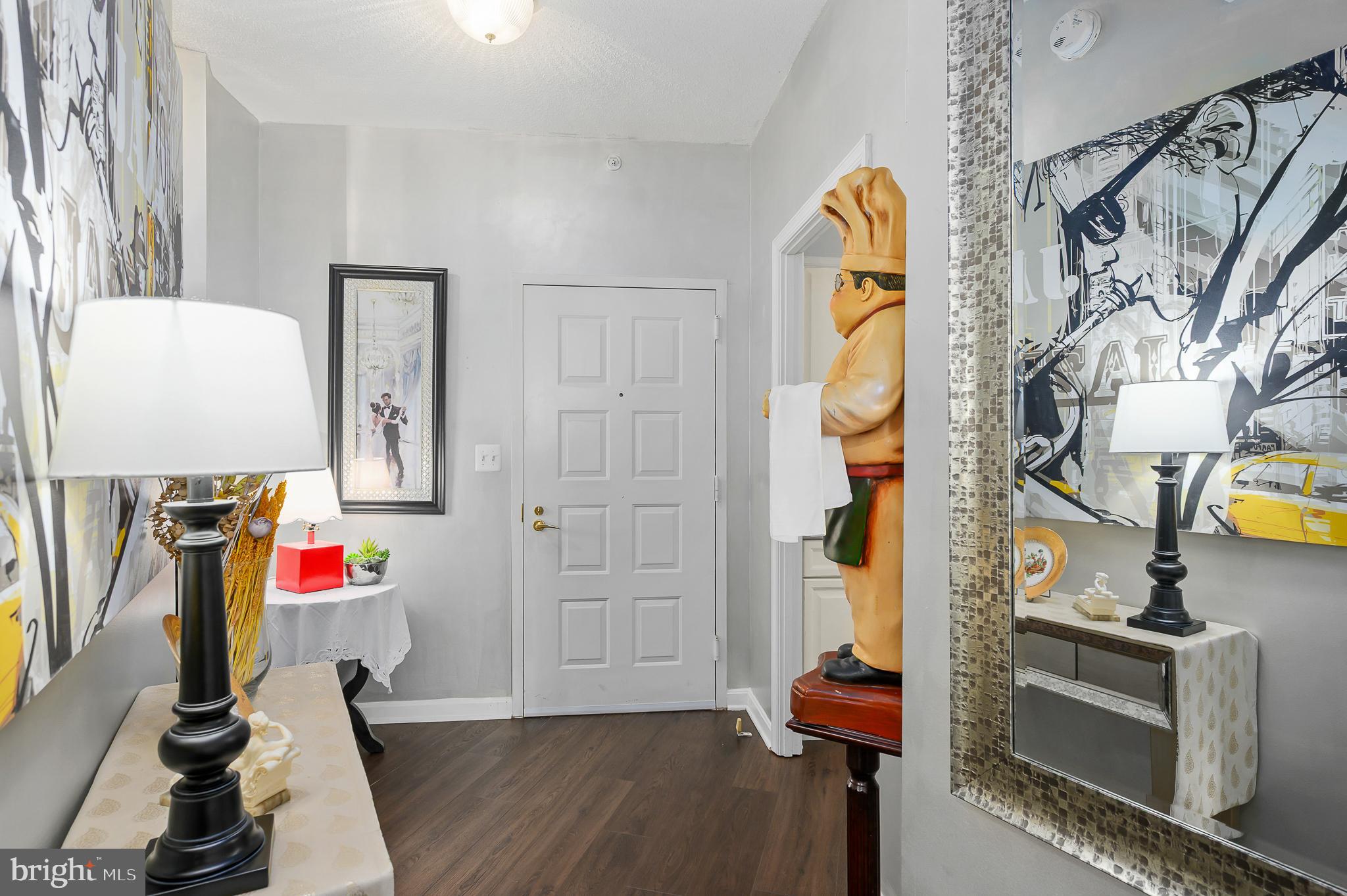 19365 Cypress Ridge Terrace, Unit 510 Leesburg, VA 20176 - Photo 13 of 38 Foyer