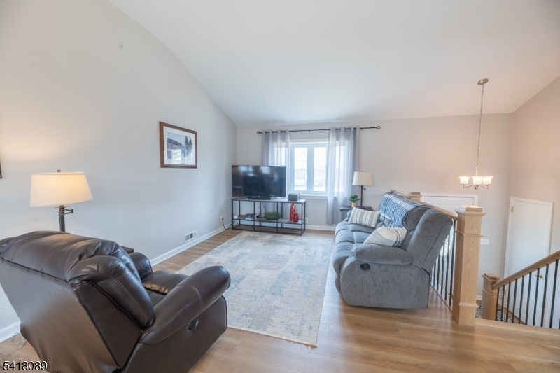 9 Montrose Road Somerset, NJ 08873 - Photo 6 of 19