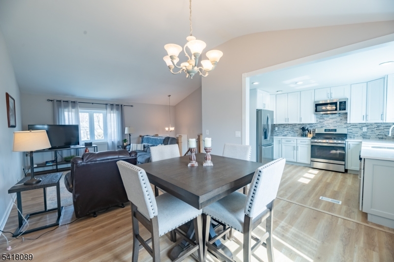 9 Montrose Road Somerset, NJ 08873 - Photo 7 of 19