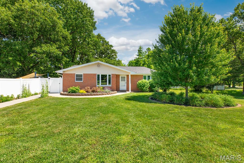 2364 Seminary Road Brighton, IL 62012 - Photo 9 of 57