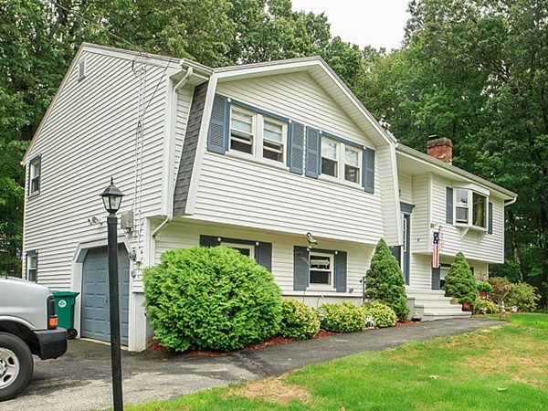 21 Heritage Road Billerica, MA 01821 - Photo 3 of 24