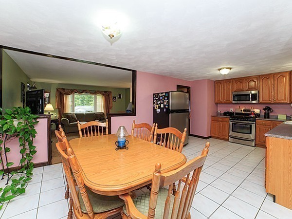 21 Heritage Road Billerica, MA 01821 - Photo 7 of 24