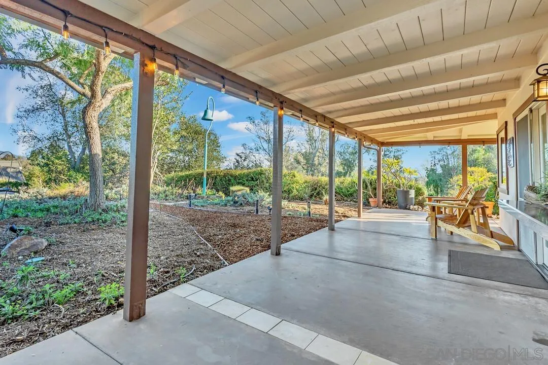 290 North Old Hill Road Fallbrook, CA 92028 - Photo 27 of 47 a view of livingroom with furniture