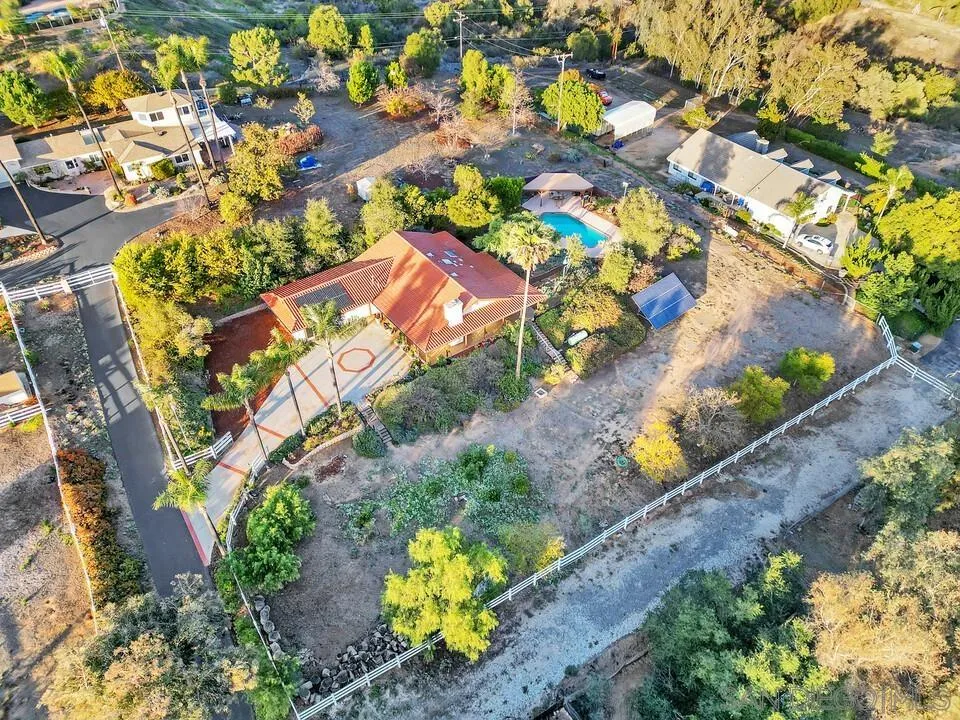 290 North Old Hill Road Fallbrook, CA 92028 - Photo 42 of 47 a view of a tree with a yard