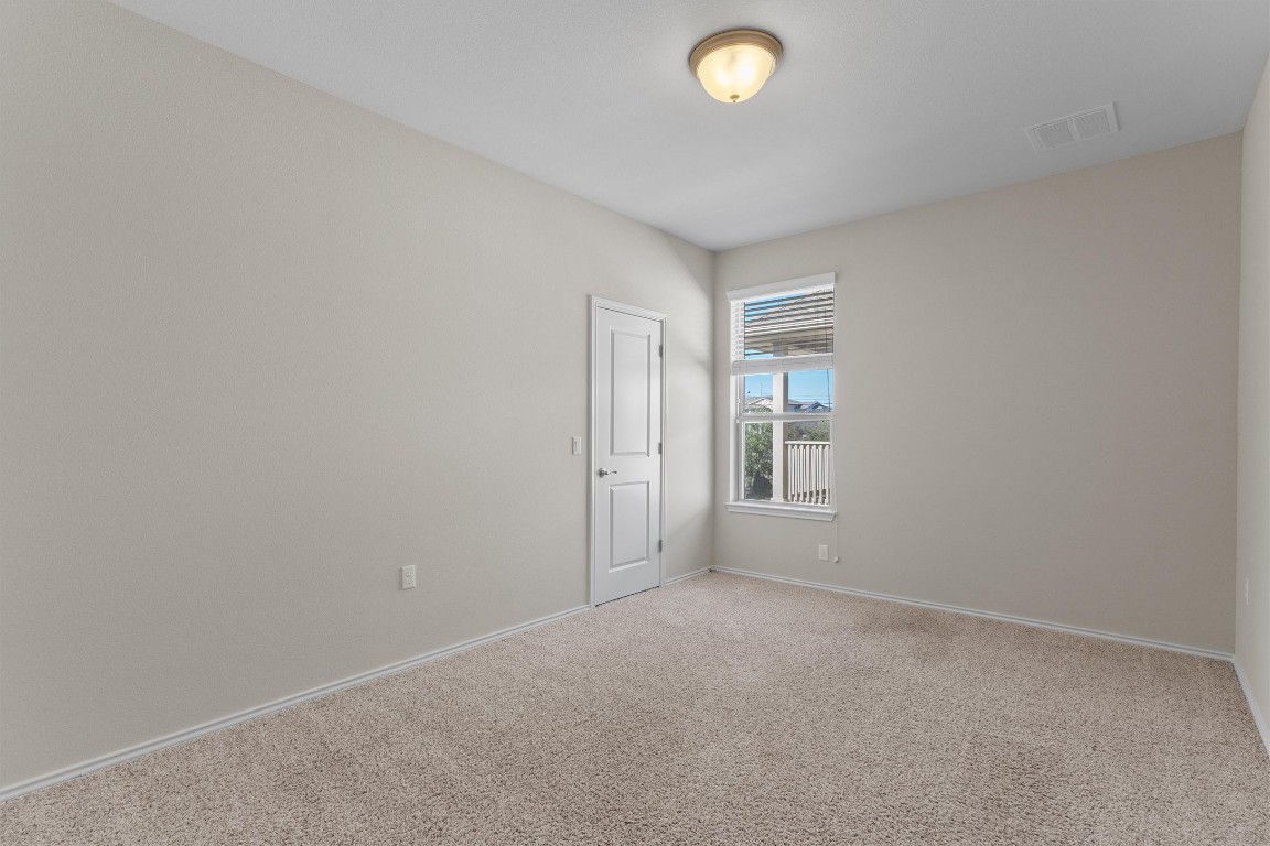 9416 Hunter Lane Austin, TX 78748 - Photo 24 of 35 a view of empty room with window