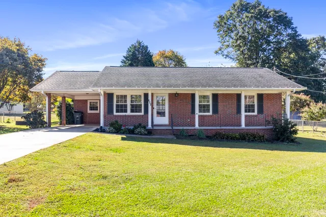 $239,900 | 734 Tanglewood Drive, Seneca, SC 29672