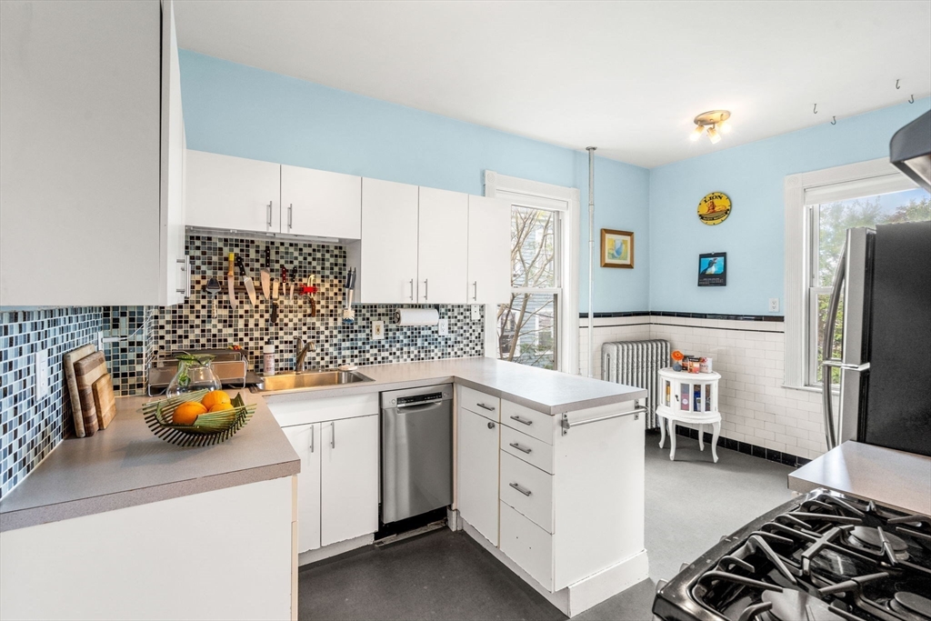 47 Montebello Road, Unit 2 Boston, MA 02130 - Photo 11 of 22 Gallery Image 11