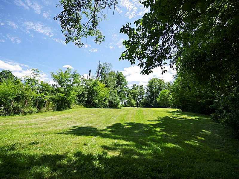 11644 Thompson Road Indianapolis, IN 46239 - Photo 3 of 24 Gallery Image 3