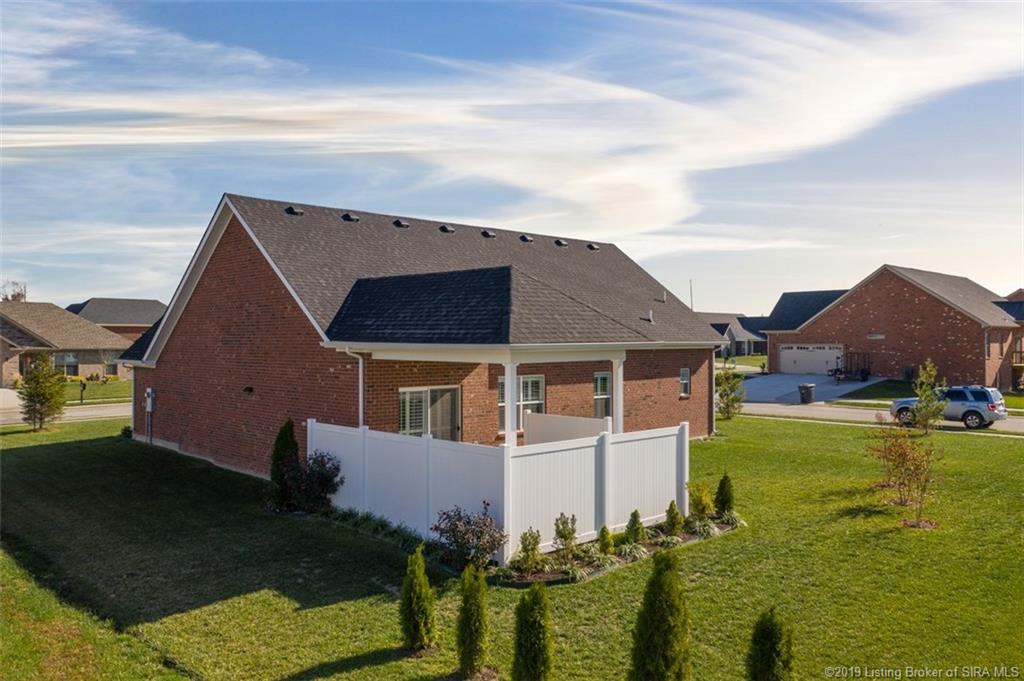 5616 Raintree Ridge Jeffersonville, IN 47130 - Photo 4 of 28 Gallery Image 4