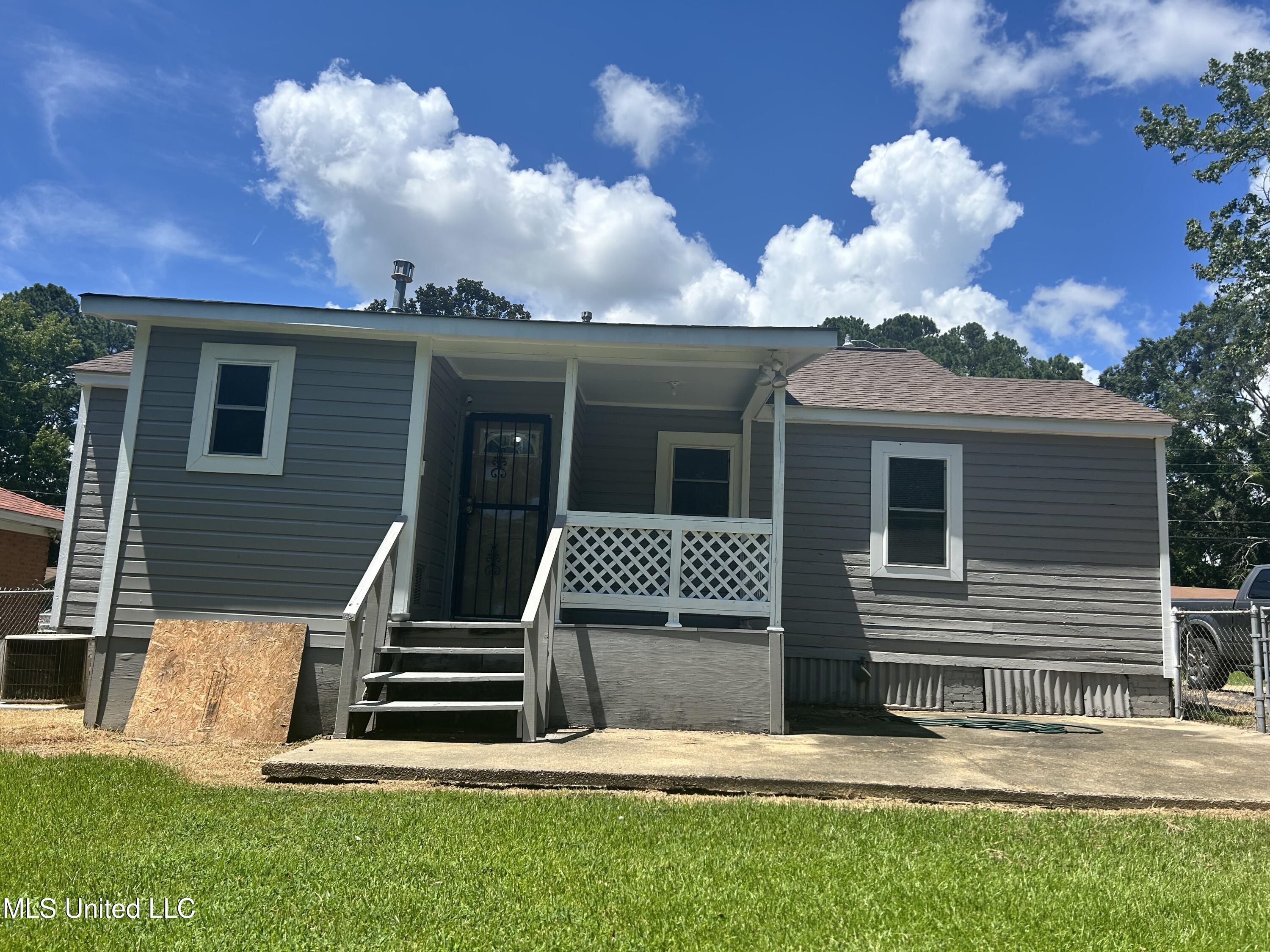 3760 Douglas Avenue Jackson, MS 39213 - Photo 3 of 12 IMG_7998