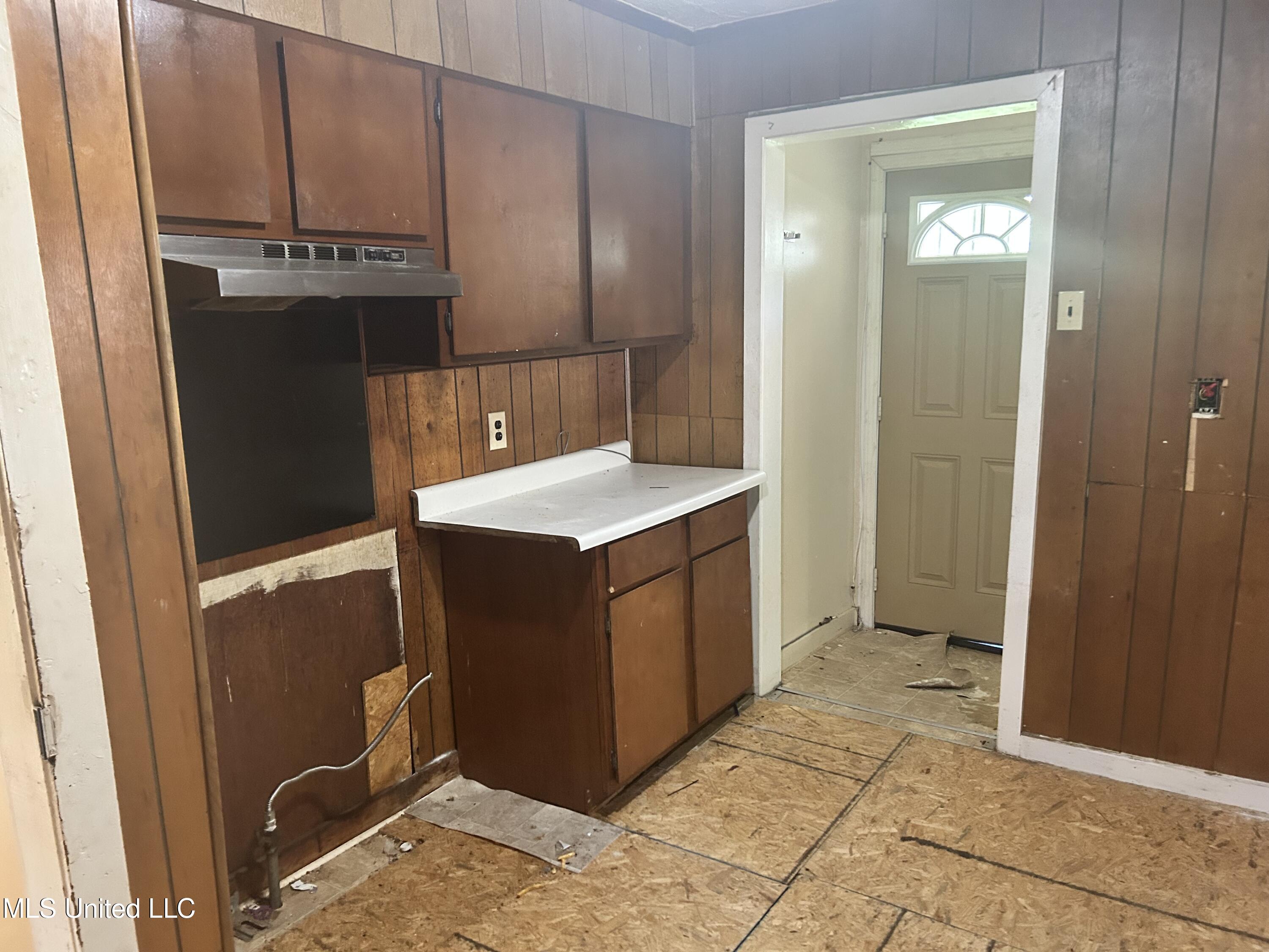 3760 Douglas Avenue Jackson, MS 39213 - Photo 8 of 12 IMG_8004