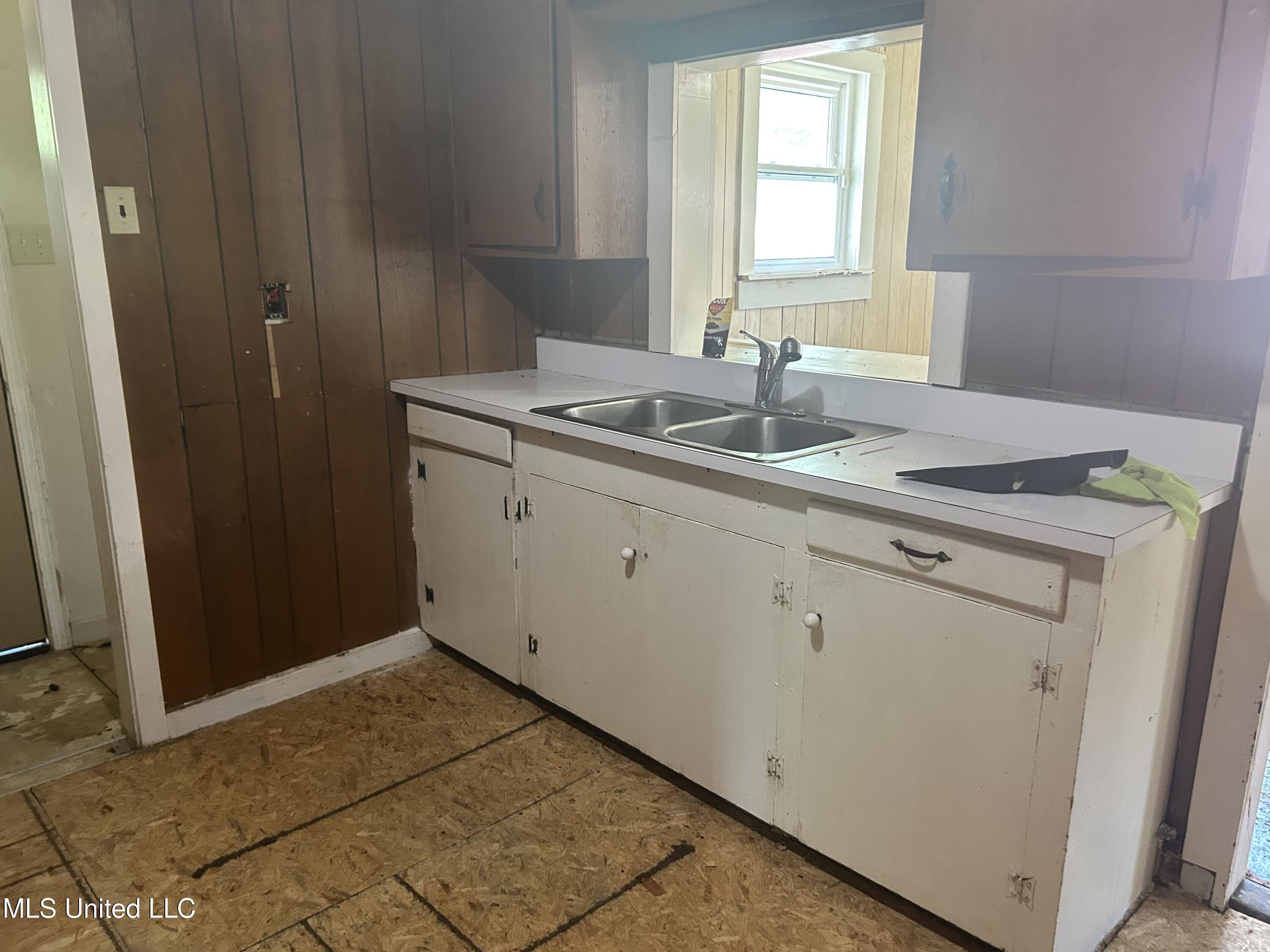 3760 Douglas Avenue Jackson, MS 39213 - Photo 9 of 12 IMG_8005