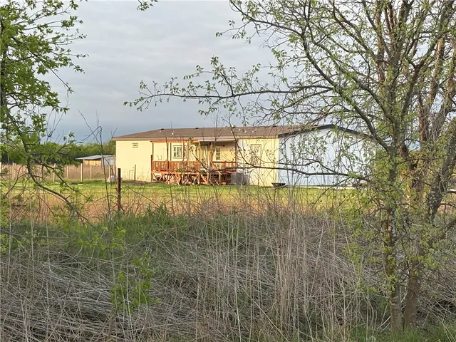 $400,000 | 182 Hcr 3268 Rd Mount, Mount Calm, TX 76673