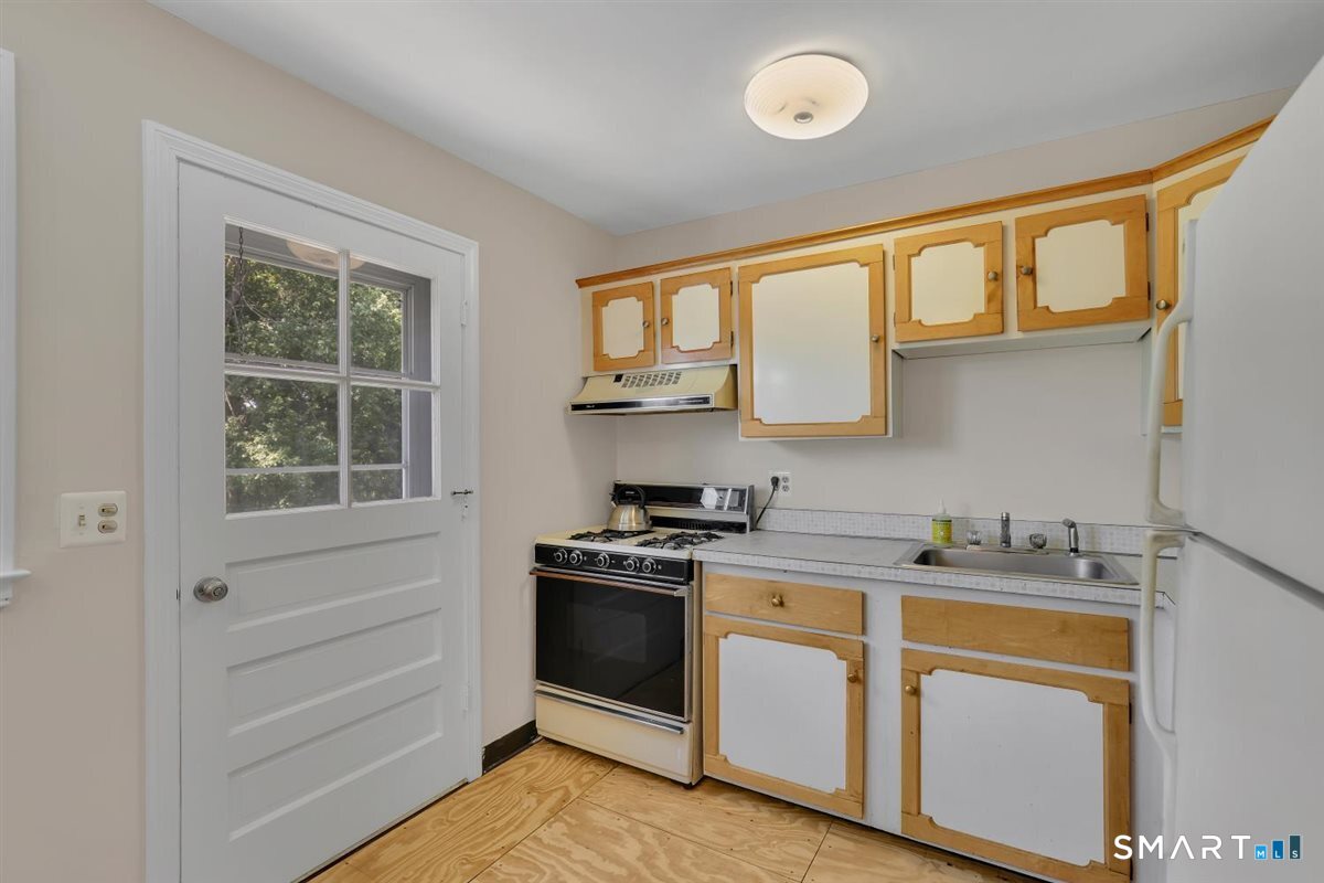 25 Riverside Drive, Unit E8 Clinton, CT 06413 - Photo 11 of 30 Gallery Image 11