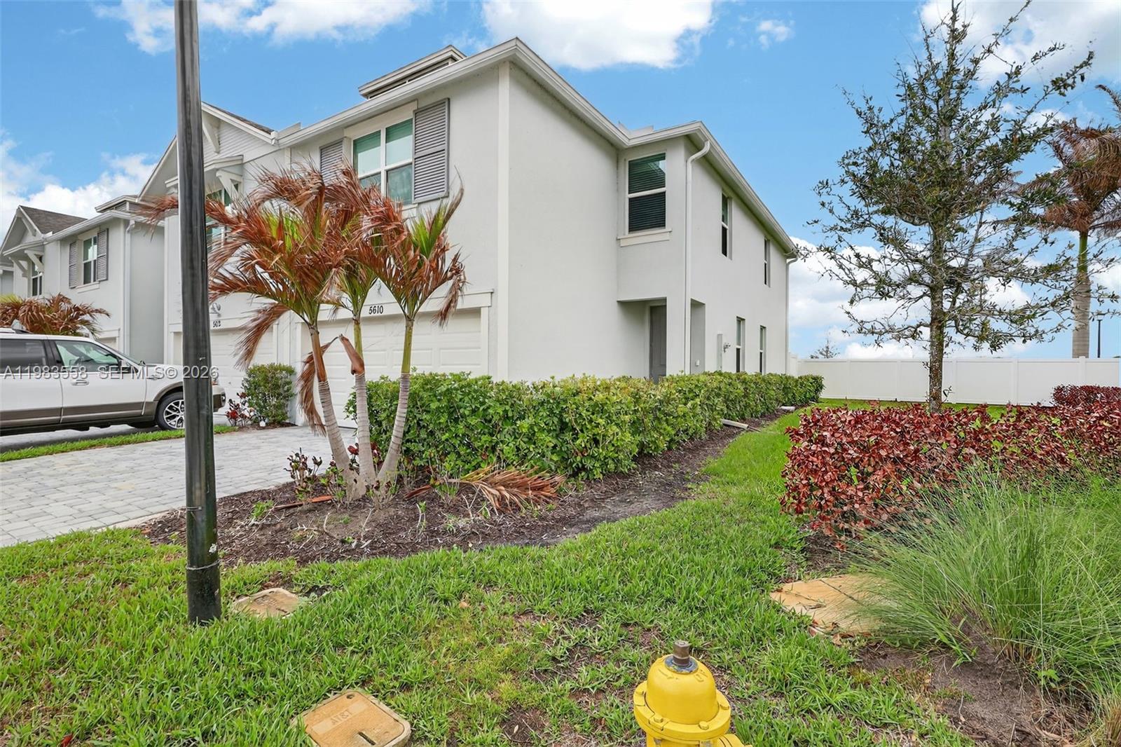 5610 Southeast Edgewater Circle Stuart, FL 34997 - Photo 2 of 49