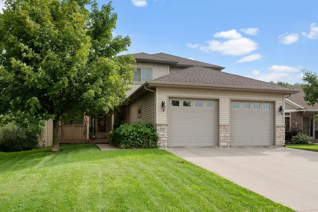 $550,000 | 1986 Laquey Avenue Northeast, St. Michael, MN 55376