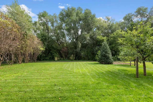 $550,000 | 1986 Laquey Avenue Northeast, St. Michael, MN 55376