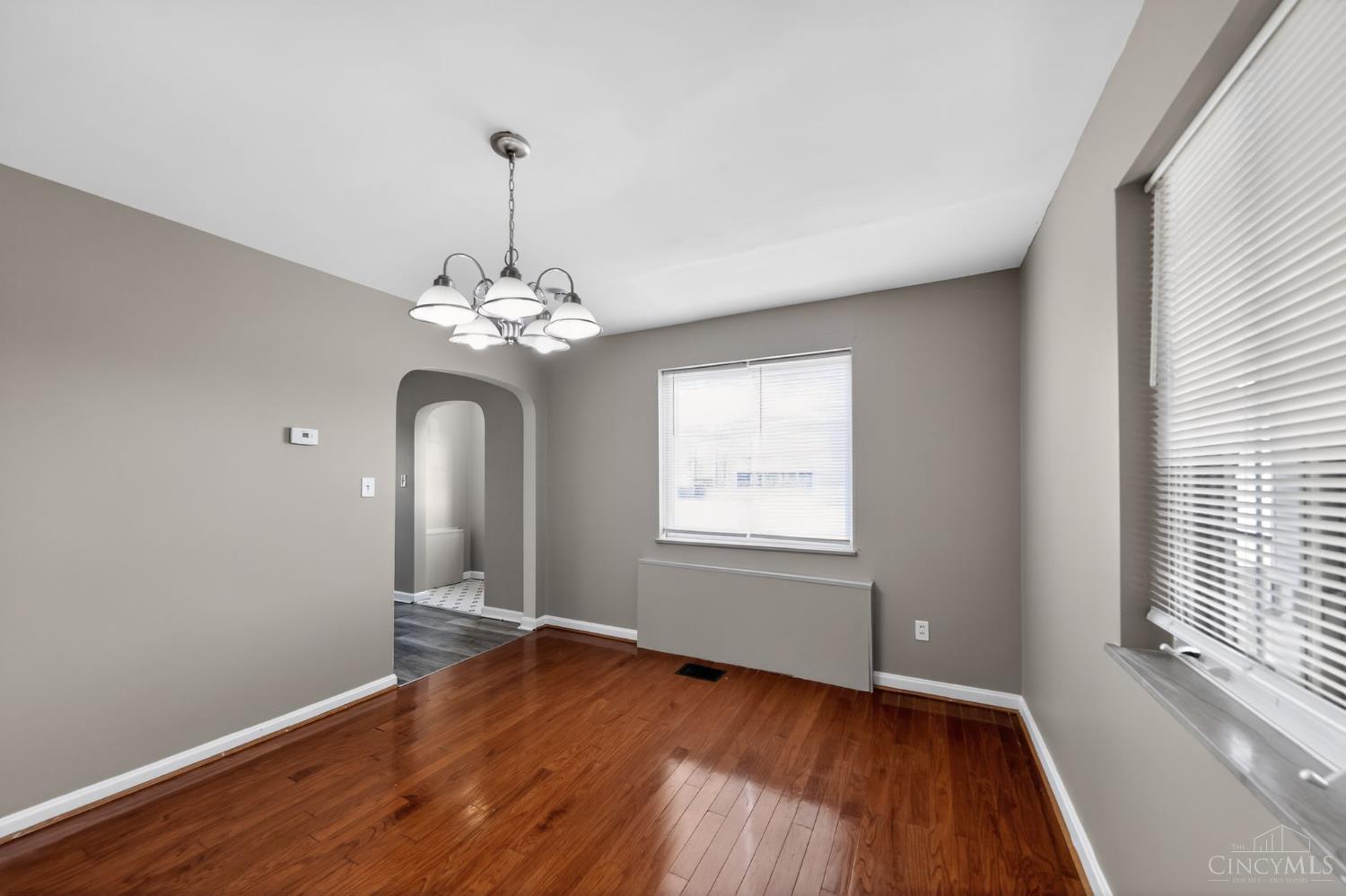 6621 Winton Road Cincinnati, OH 45224 - Photo 6 of 34