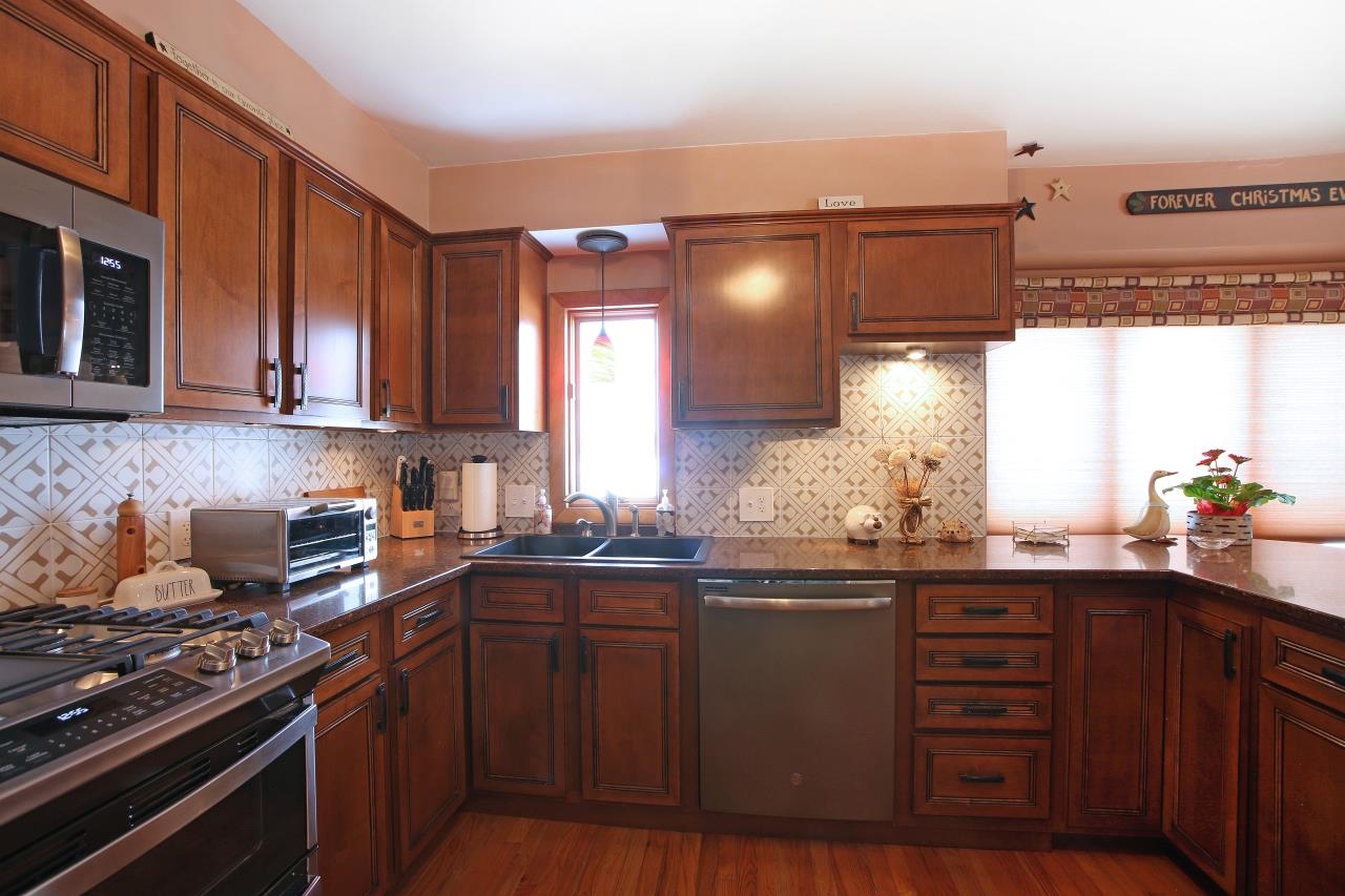 1 Grandview Avenue Derry, NH 03038 - Photo 15 of 60