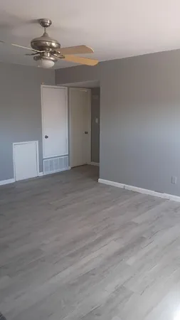 $1,250 | 2694 East Oakleaf Drive, Tempe, AZ 85288