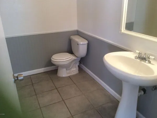 $1,250 | 2694 East Oakleaf Drive, Tempe, AZ 85288