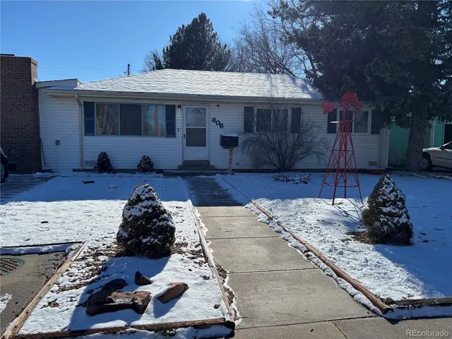 $295,000 | 806 Gateway Avenue, Fort Morgan, CO 80701