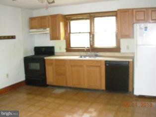 404 Park Avenue Ridgely, MD 21660 - Photo 2 of 3 Kitchen
