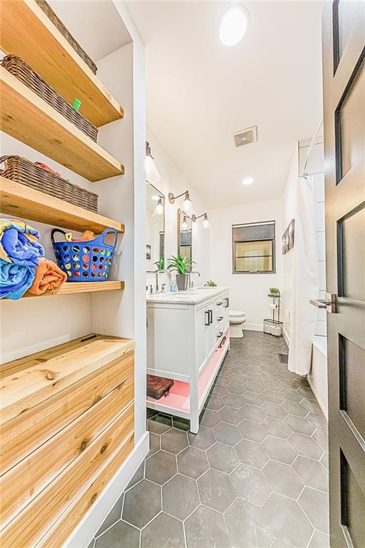 5932 Travis Road Greenwood, IN 46143 - Photo 20 of 48 Gallery Image 20