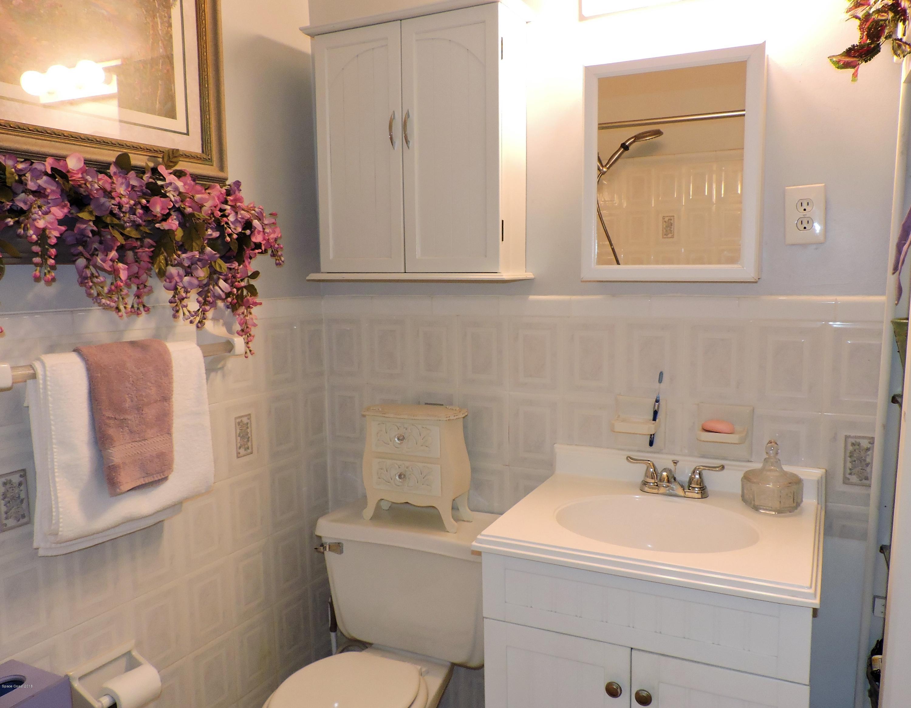 1217 Duke Way Cocoa, FL 32922 - Photo 7 of 16 Bathroom 2