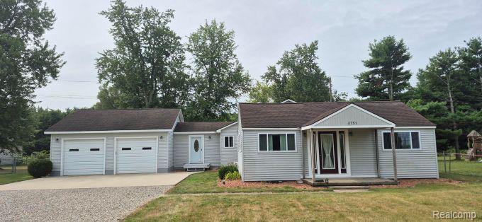 2751 Mann Road Waterford, MI 48329 - Photo 1 of 54 1.jpg