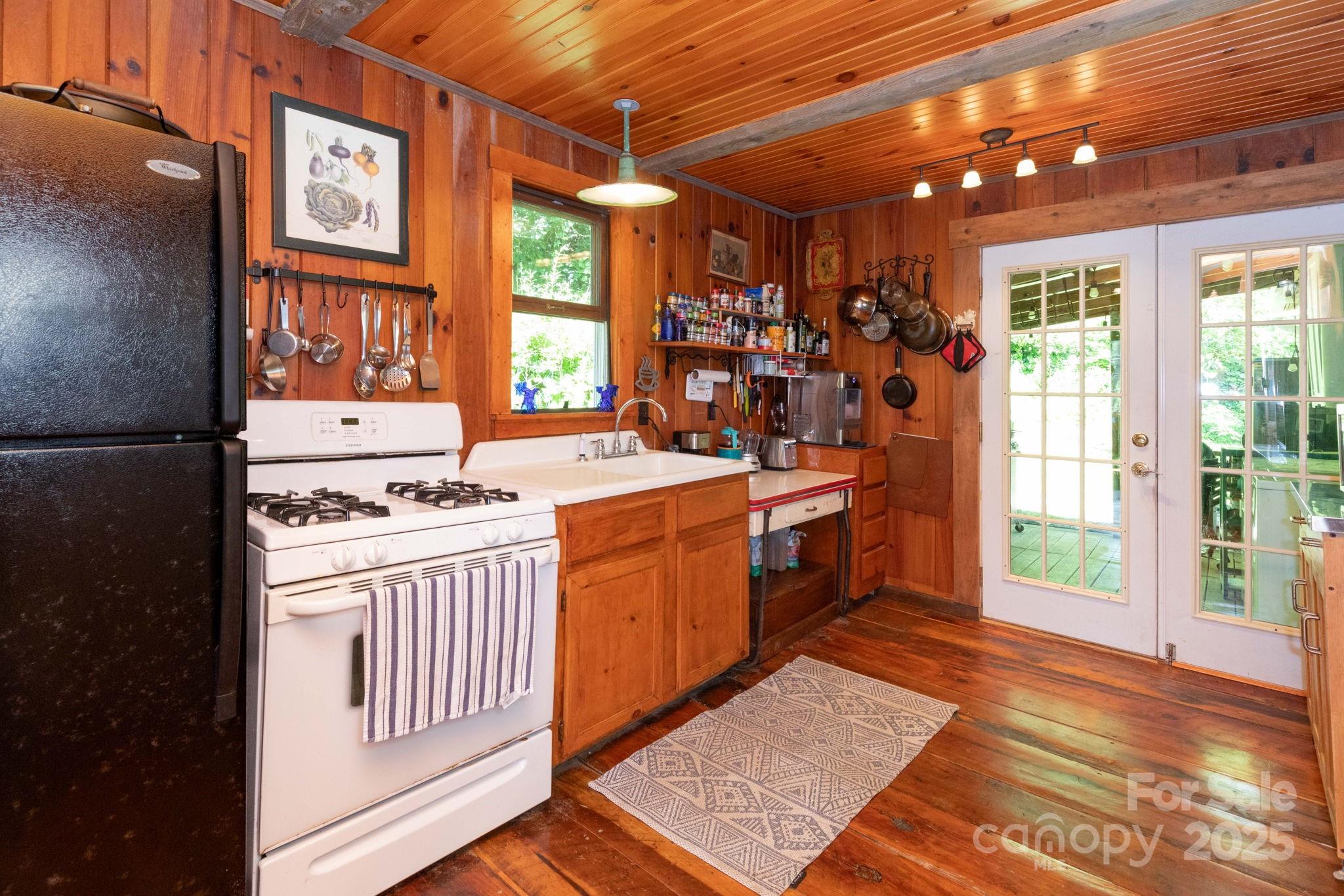 19 Hominy Branch Road Hendersonville, NC 28792 - Photo 8 of 25 Gallery Image 8