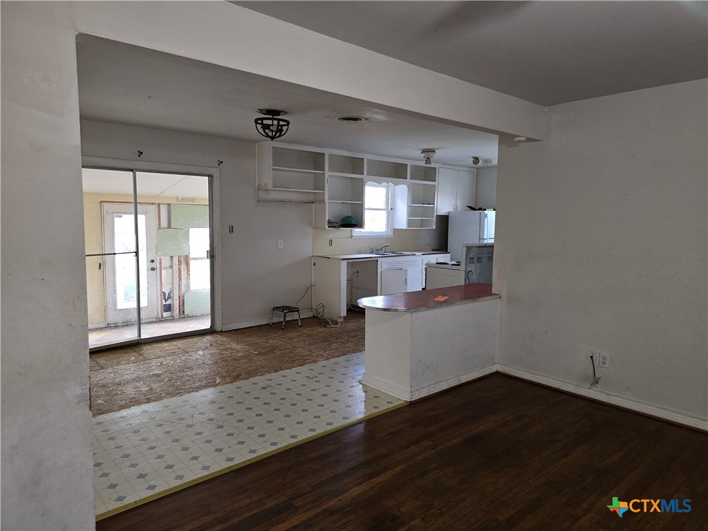 1002 South 7th Street Copperas Cove, TX 76522 - Photo 3 of 15