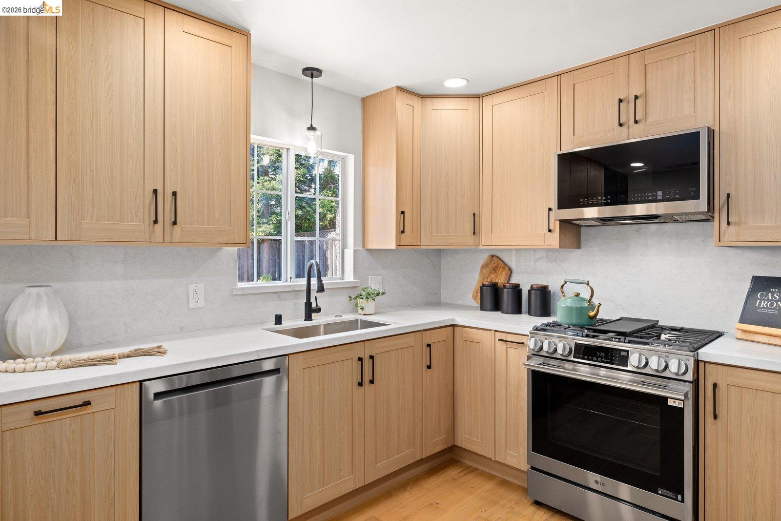 1827 Briscoe Lane Concord, CA 94521 - Photo 16 of 47