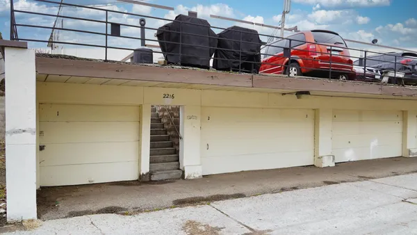 $895 | 2216 Pleasant Avenue, Unit 205, Minneapolis, MN 55404