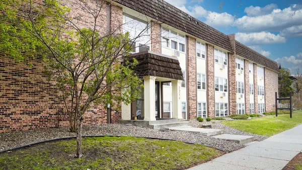 $895 | 2216 Pleasant Avenue, Unit 205, Minneapolis, MN 55404