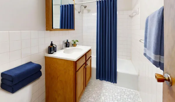 $895 | 2216 Pleasant Avenue, Unit 205, Minneapolis, MN 55404