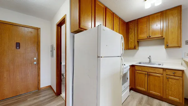 $895 | 2216 Pleasant Avenue, Unit 205, Minneapolis, MN 55404