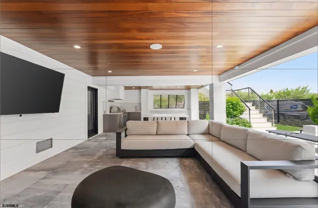 $8,999,000 | 1 South Sumner Avenue, Margate City, NJ 08402