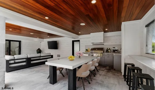 $8,999,000 | 1 South Sumner Avenue, Margate City, NJ 08402