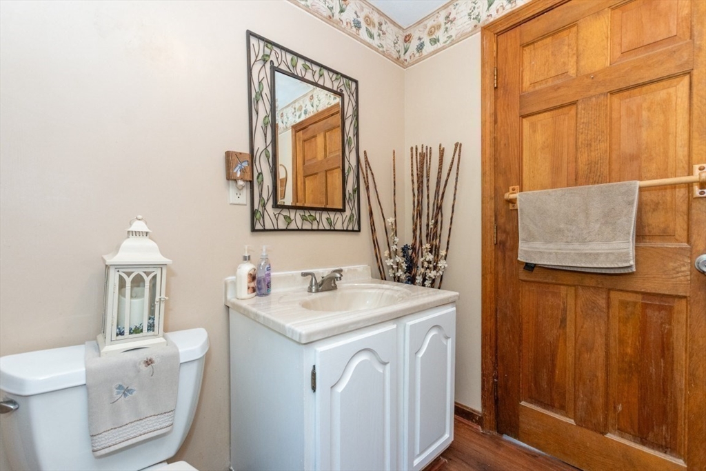 12 Ridgeway Avenue Billerica, MA 01821 - Photo 16 of 39 Gallery Image 16