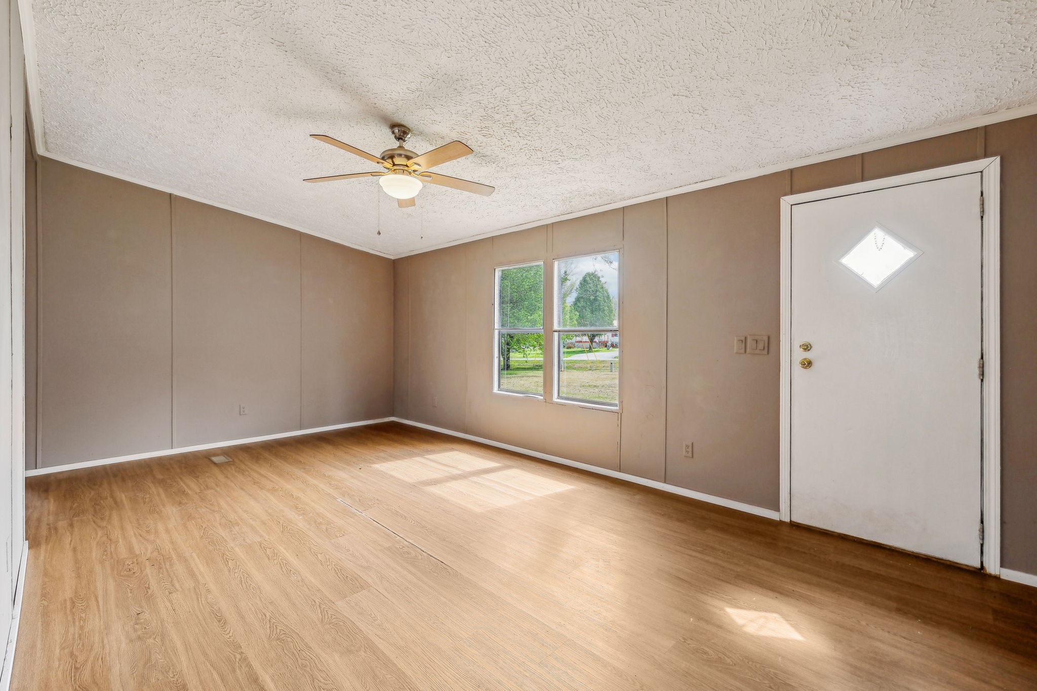 285 Eugene Reed Road Woodbury, TN 37190 - Photo 4 of 24 Gallery Image 4