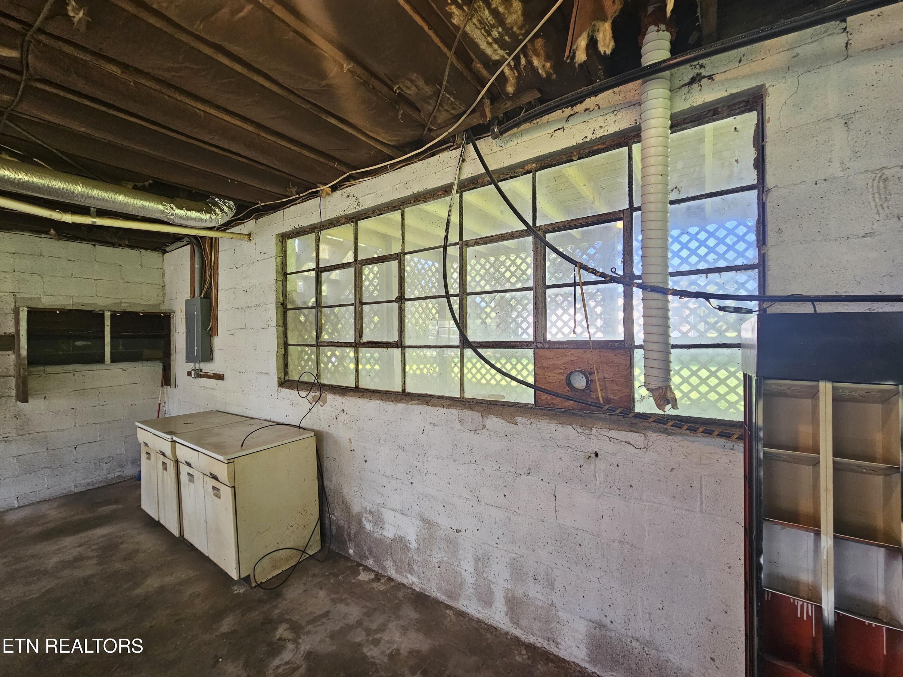 1345 Blockhouse Valley Road Clinton, TN 37716 - Photo 36 of 50 20260603_172635