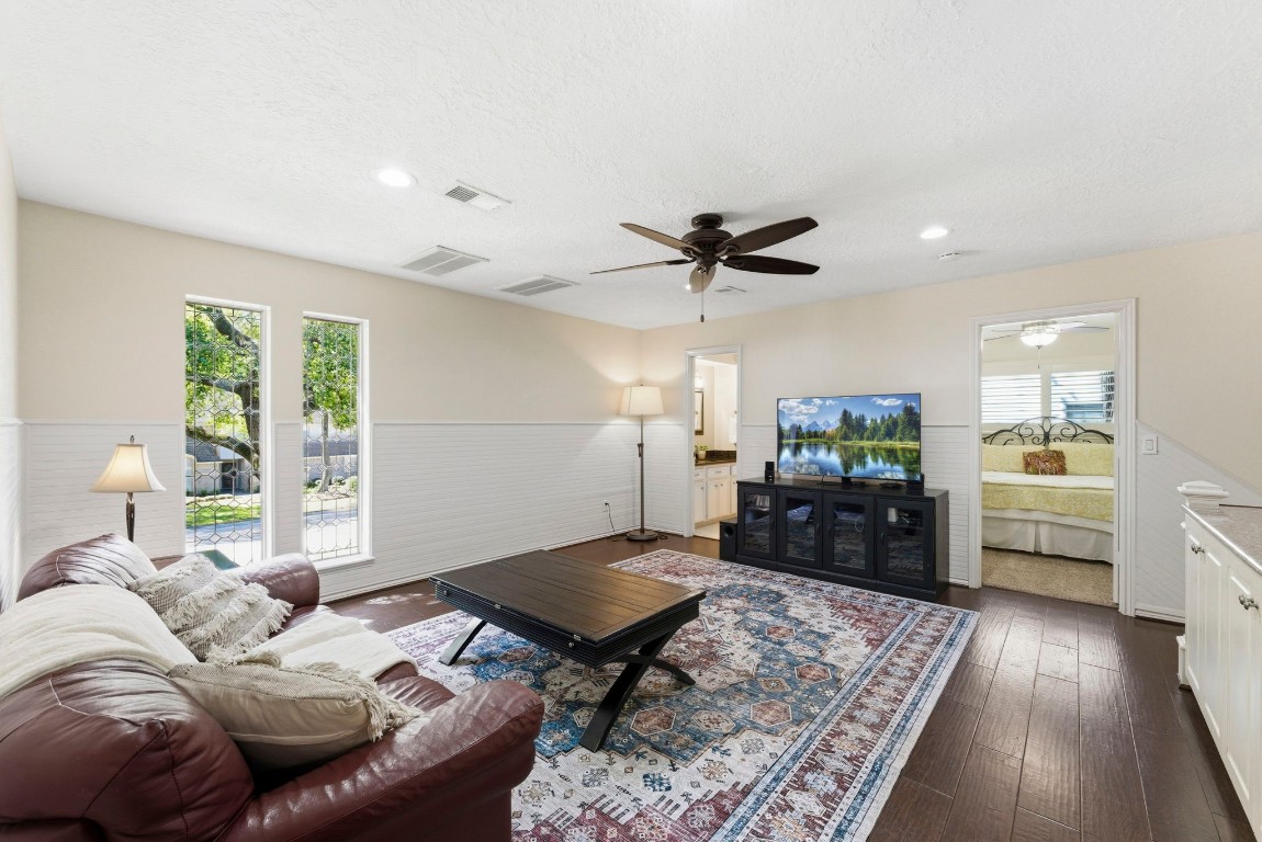 20 Falling Star Road The Woodlands, TX 77381 - Photo 26 of 44
