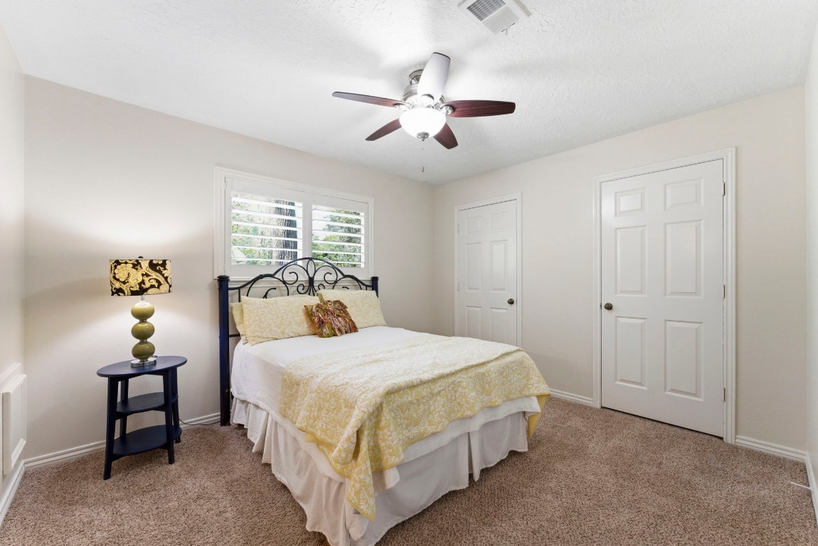 20 Falling Star Road The Woodlands, TX 77381 - Photo 28 of 44