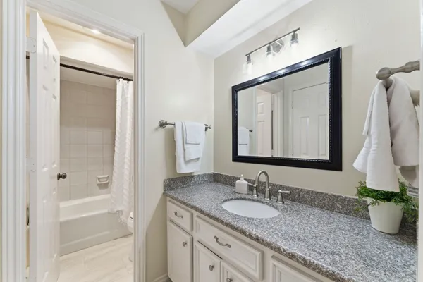 $710,000 | 20 Falling Star Road, The Woodlands, TX 77381