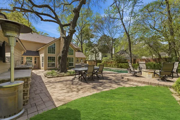 $710,000 | 20 Falling Star Road, The Woodlands, TX 77381