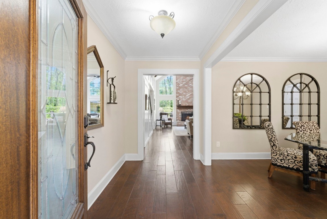 20 Falling Star Road The Woodlands, TX 77381 - Photo 4 of 44