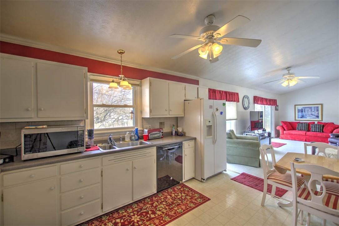 246 Southmoreland Place Decatur, IL 62521 - Photo 13 of 23 Gallery Image 13