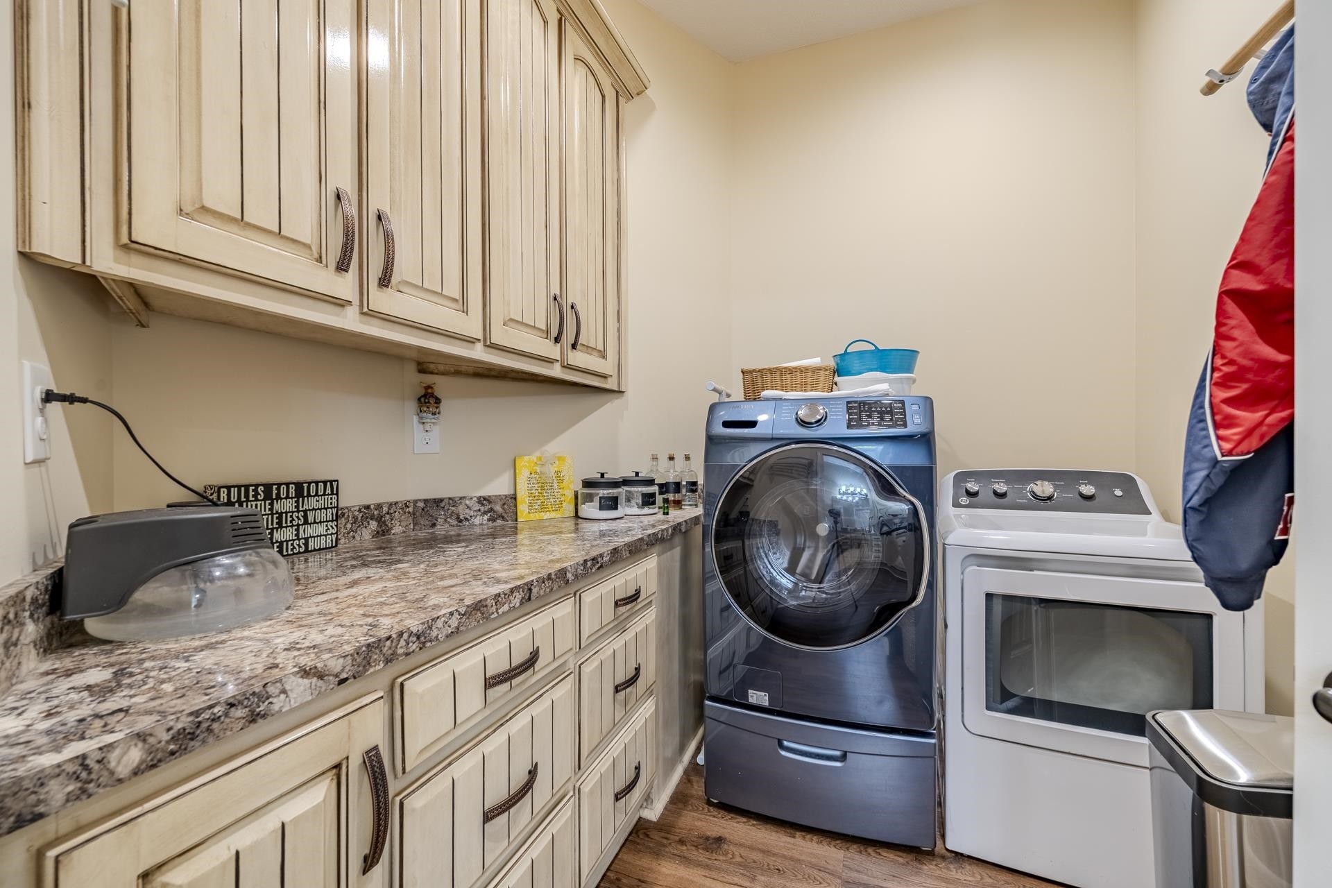 875 Faith Lane Savannah, TN 38372 - Photo 17 of 40 a kitchen with granite countertop a sink and a stove top oven